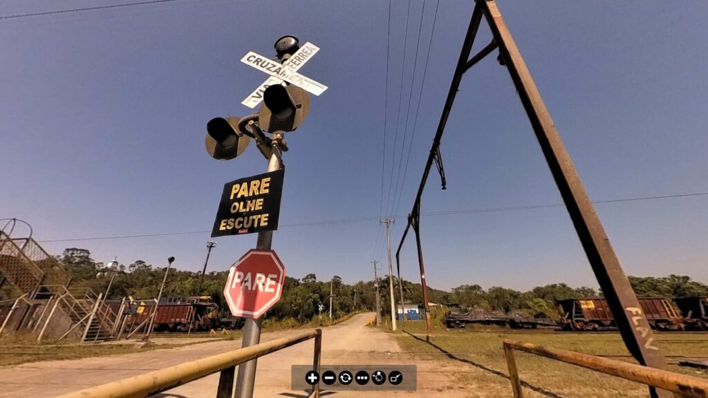 Cruzamento férreo para Paranapiacaba em 360